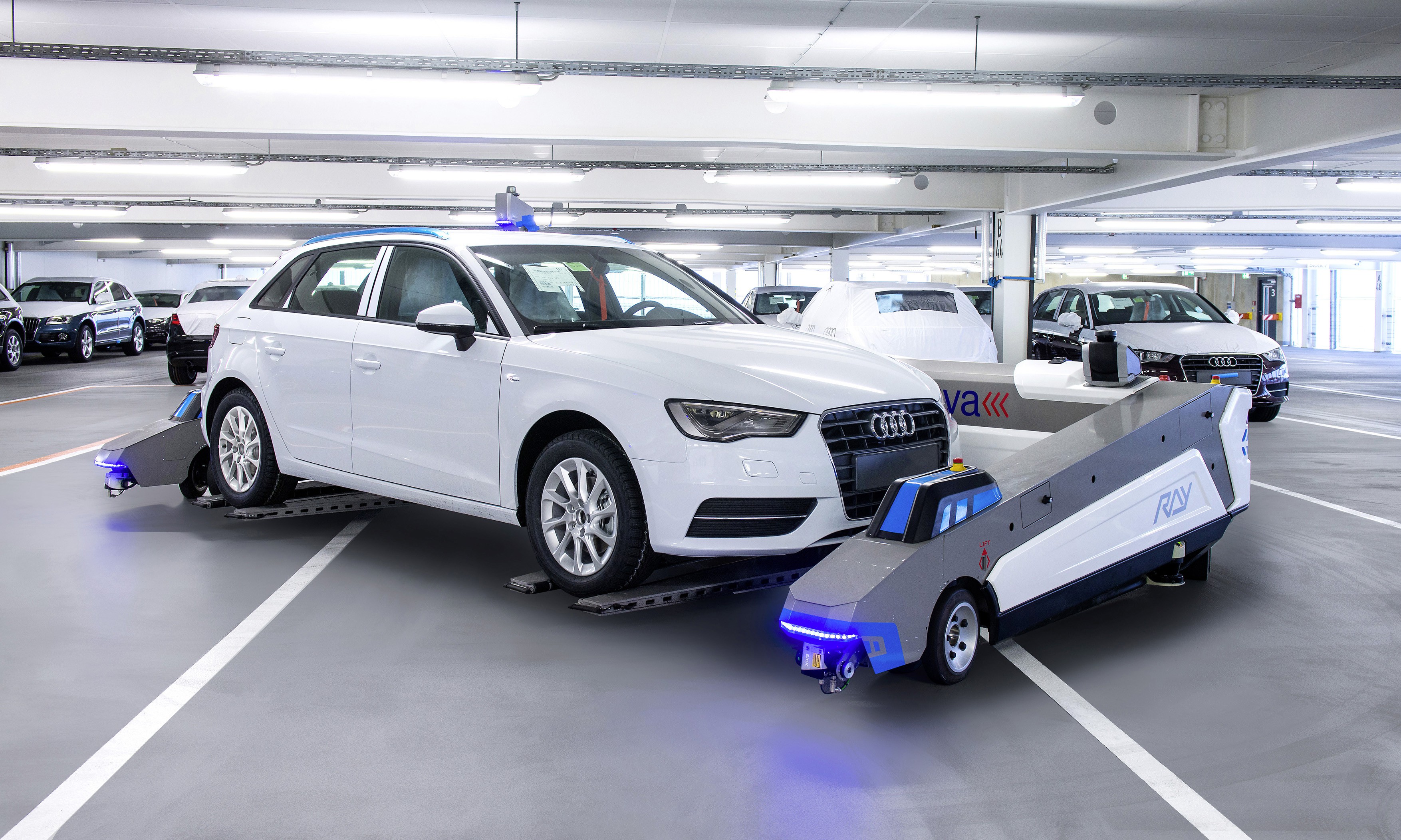 Audi utiliza robots para mover los coches de sus fábricas