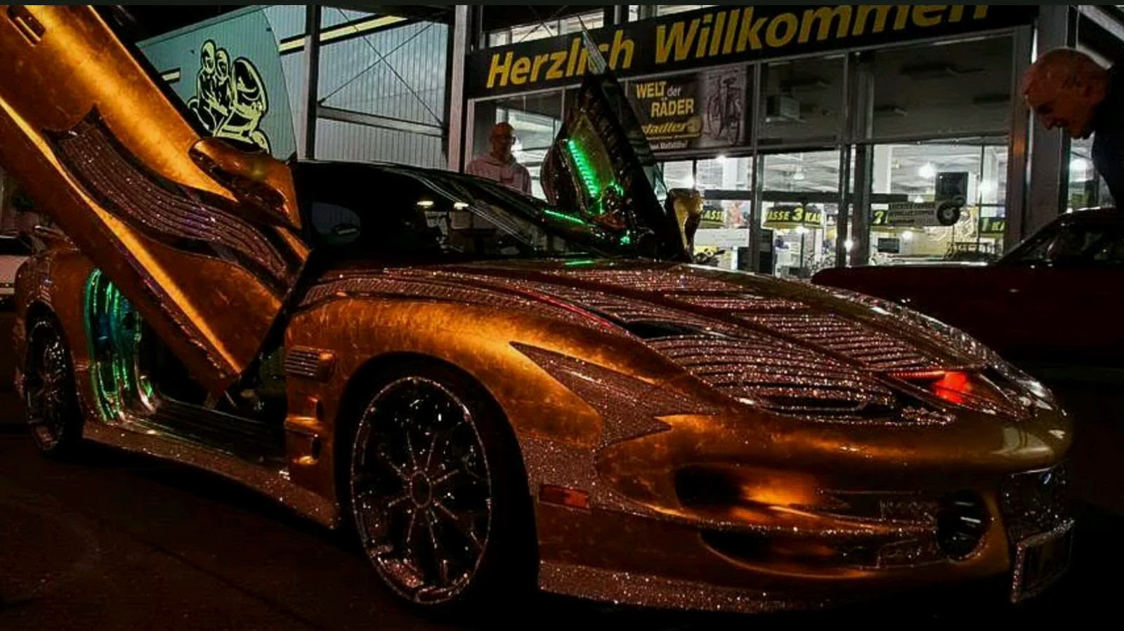 Un Pontiac Trans Am dorado que cuesta ¡3,4 millones de euros!