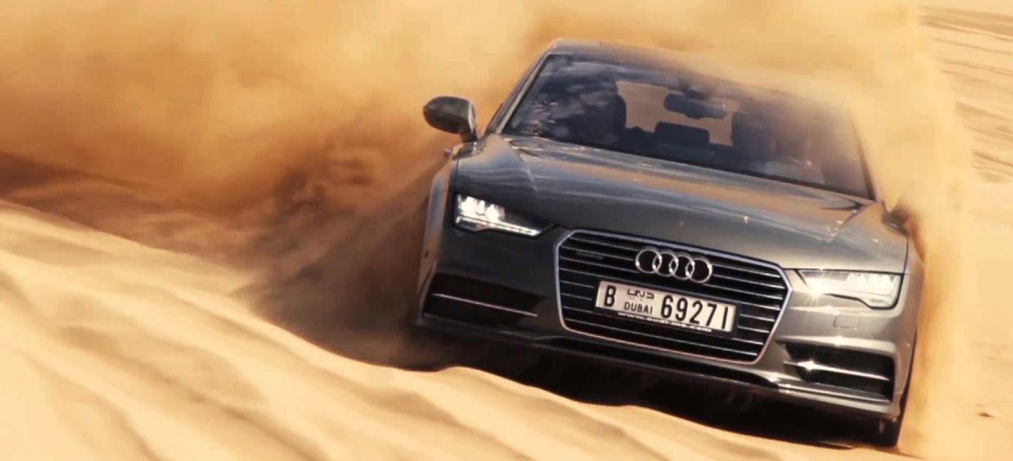 Así se lo pasa un Audi A7 Sportback en el desierto