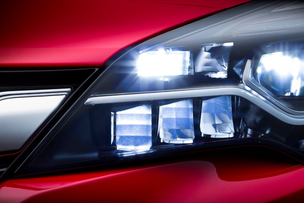 Nuevos detalles del Opel Astra 2016: faros LED