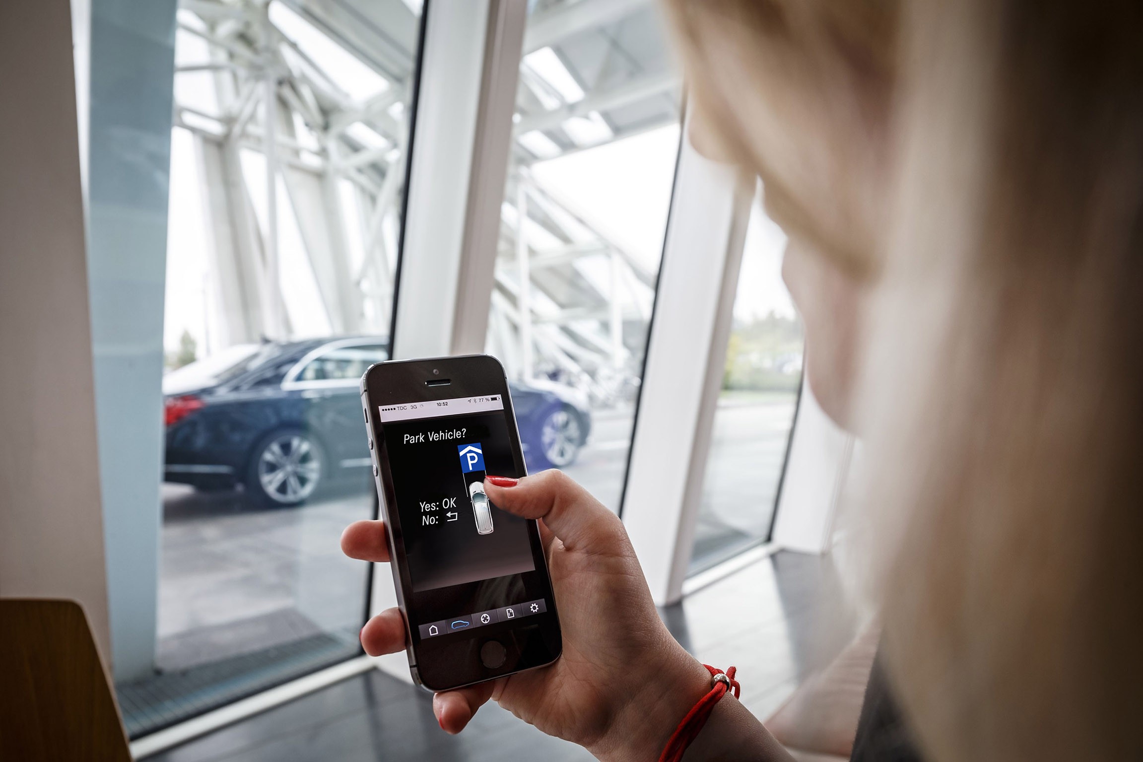 Daimler y Bosch presentan un proyecto de aparcamiento autónomo en párkings subterráneos