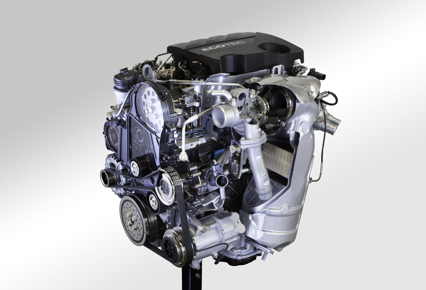 El Opel Cabrio estrena el nuevo motor 2.0 turbodiésel de la marca