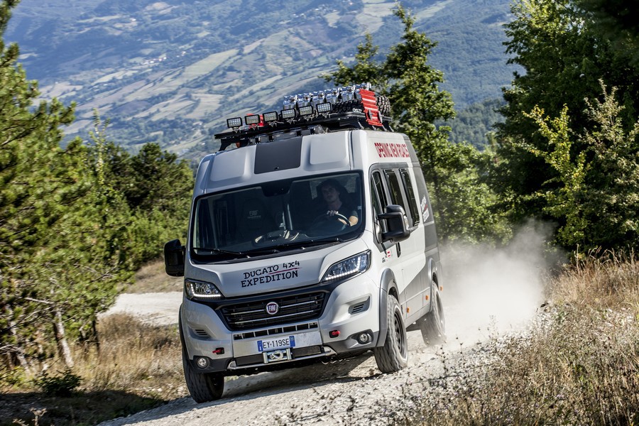 150827_Fiat-Professional_Ducato-4x4-Expedition_01