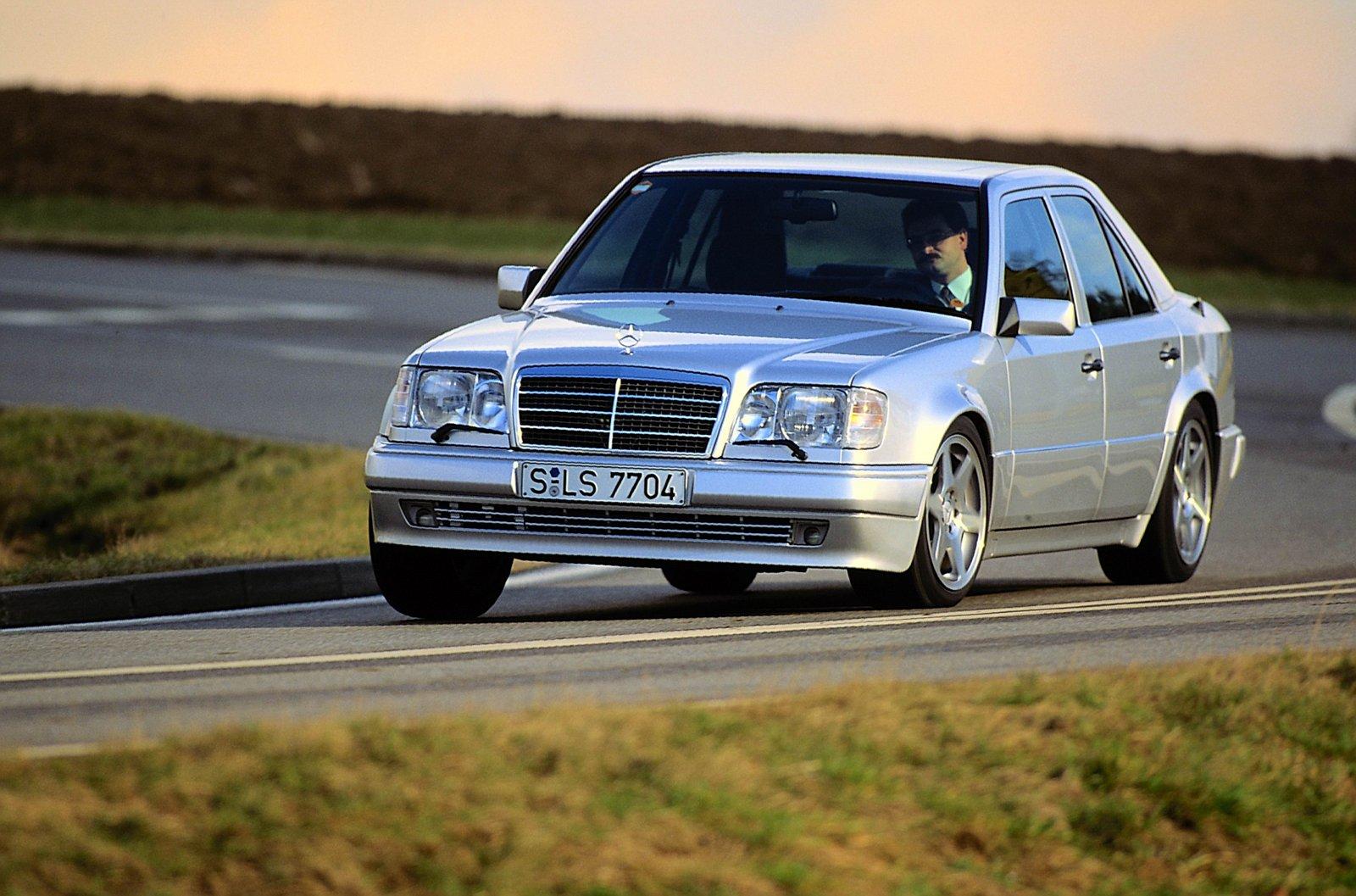 25 aniversario del lanzamiento del Mercedes-Benz 500E; un mito que está de celebración
