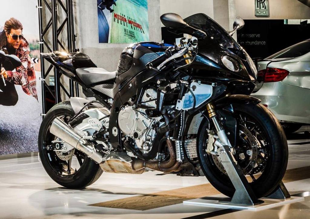 bmw-m3-s1000rr-mision-imposible-directos-museo-bmw (2)