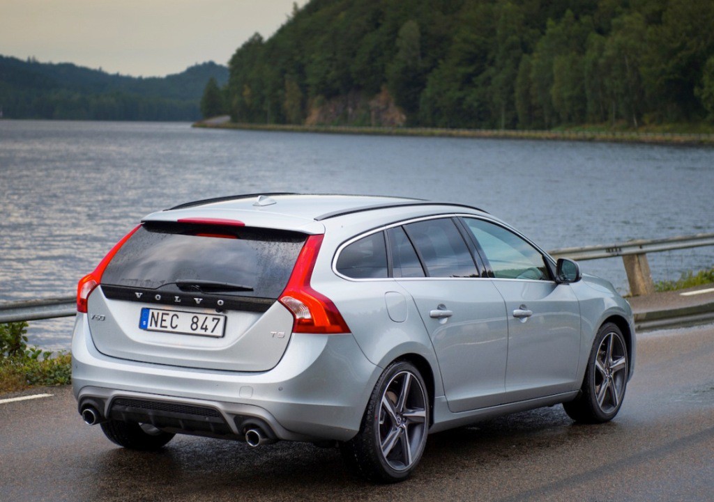 Volvo V60 R-Design - model year 2016