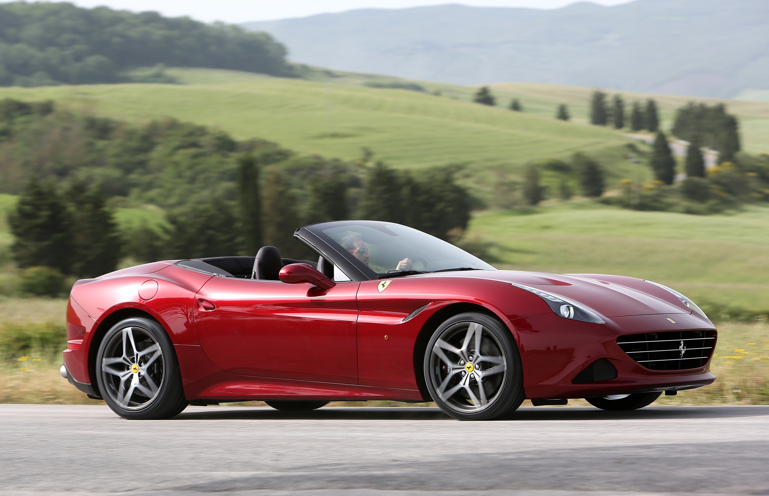 185 unidades de Ferrari California T, llamadas a revisión