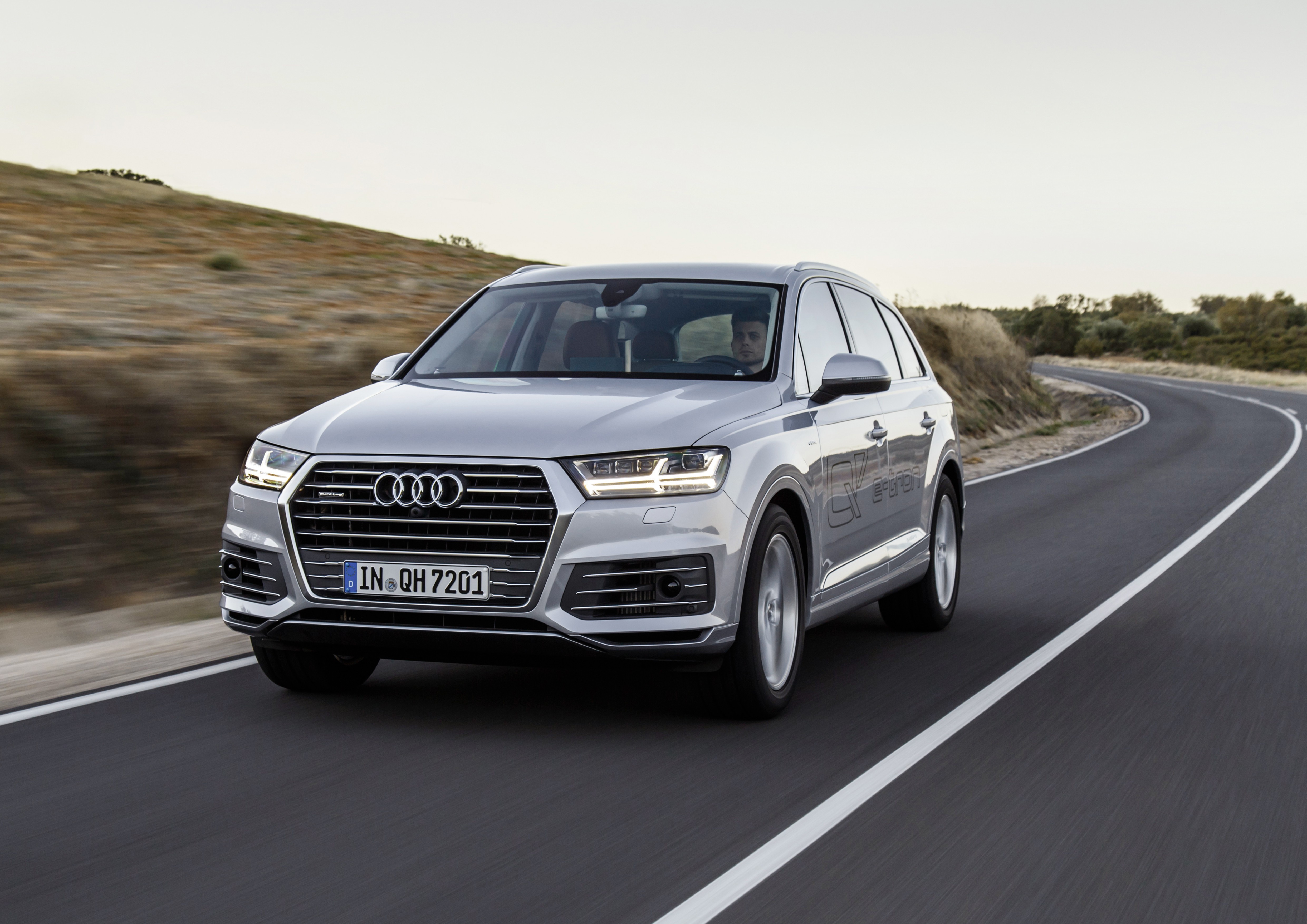 Audi q7 e tron