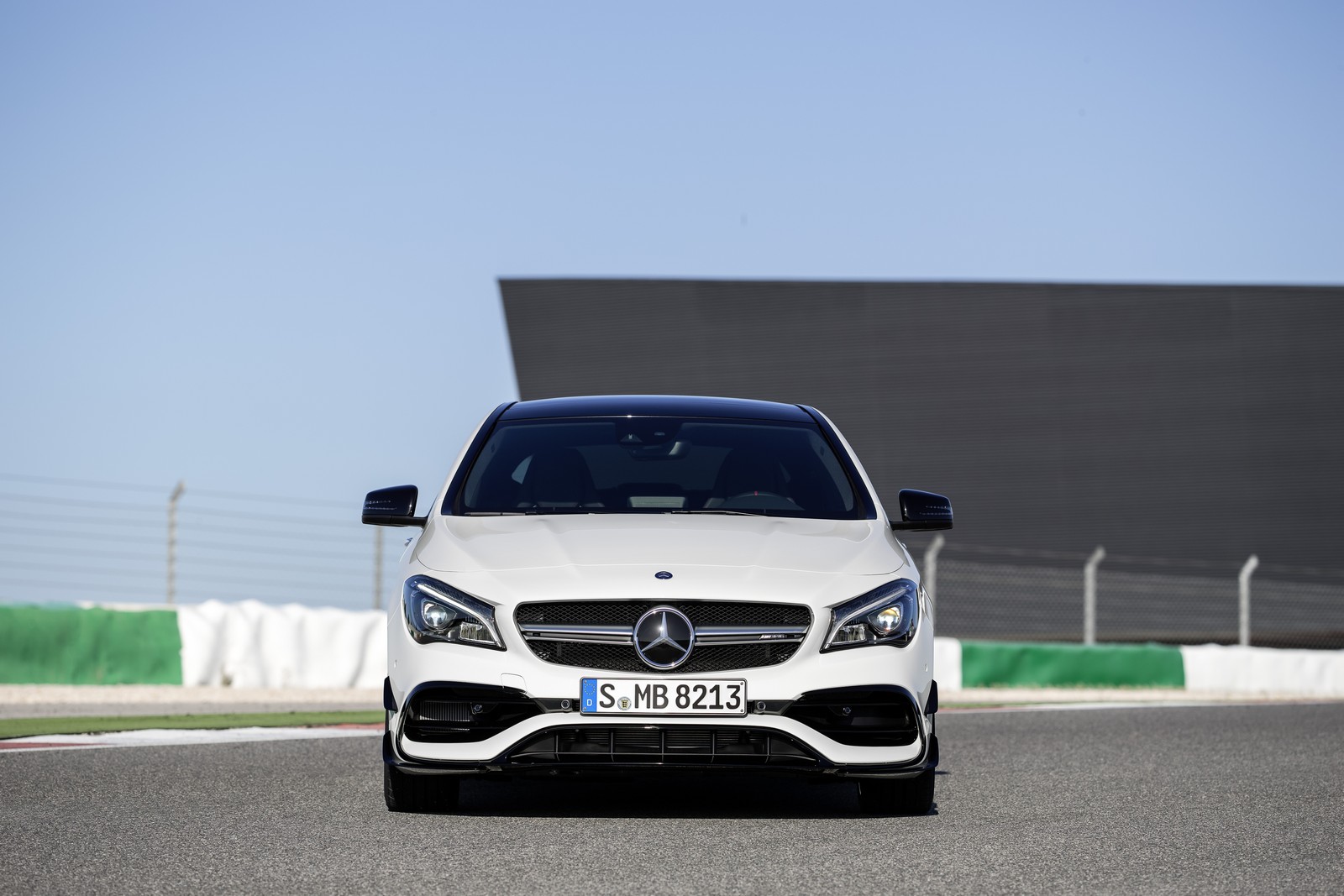 Mercedes invierte 500 millones de euros en una nueva fábrica de motores en Polonia
