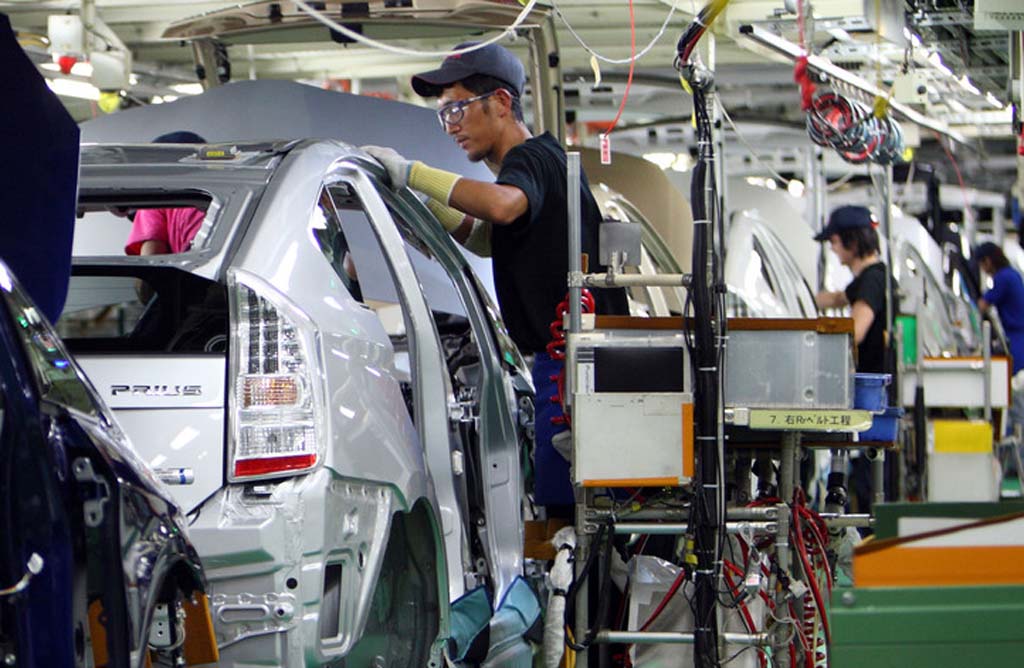 Las fábricas japonesas detienen su producción tras los fuertes terremotos de la semana pasada