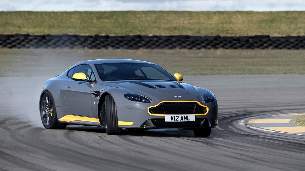 Más diversión para el Aston Martin V12 Vantage S con el cambio manual de 7 marchas