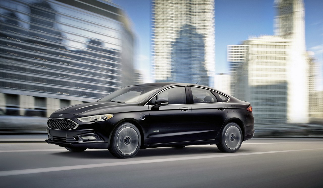 Ford apuesta por el Fusion Híbrido enchufable: hasta 981 kilómetros de autonomía