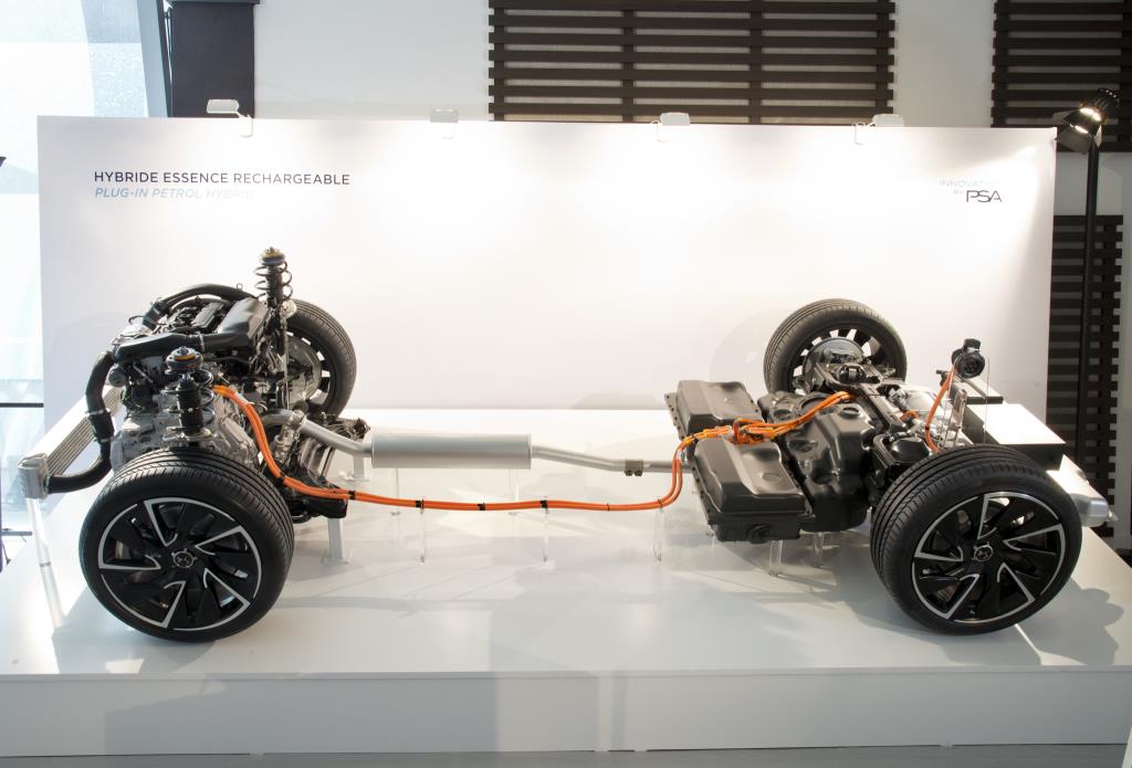 El Grupo PSA lanzará siete vehículos híbridos enchufables y cuatro eléctricos entre 2019 y 2021