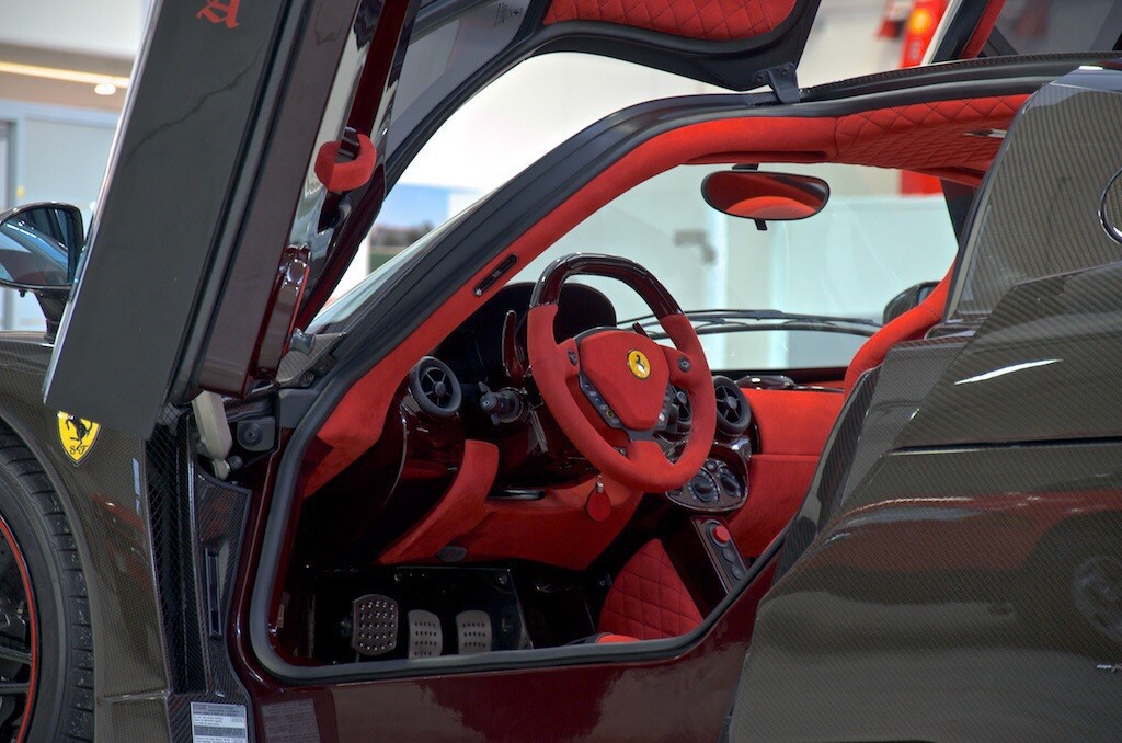 Ferrari-Enzo-15
