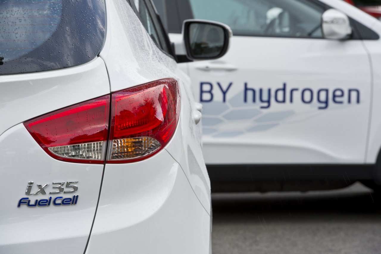 Hyundai envía al ix35 Fuel Cell a recorrer Europa para demostrar su autonomía