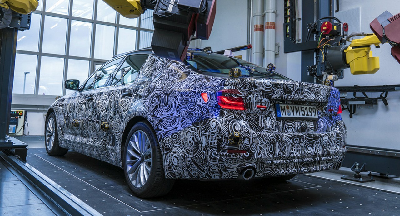 El nuevo BMW Serie 5 se desvela (con disfraz) en su primera imagen oficial