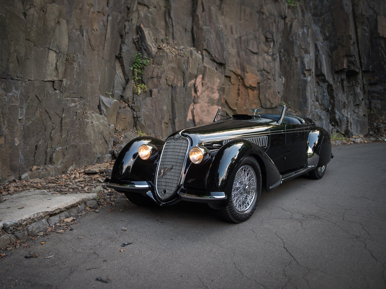 Hasta 25 millones de dólares podría alcanzar este Alfa Romeo 8C de 1939