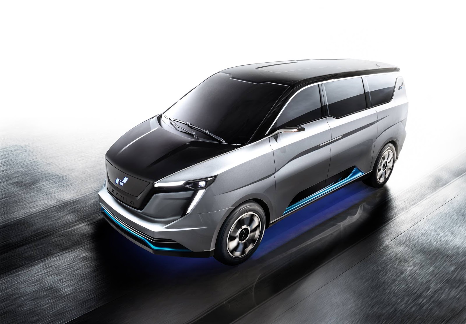 W Motors se desmarca de sus superdeportivos diseñando el Iconiq Seven para la marca china