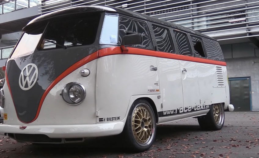 Si te gustan los superdeportivos, no te pierdas este Volkswagen T1 Bus… ¡Es sorprendente!
