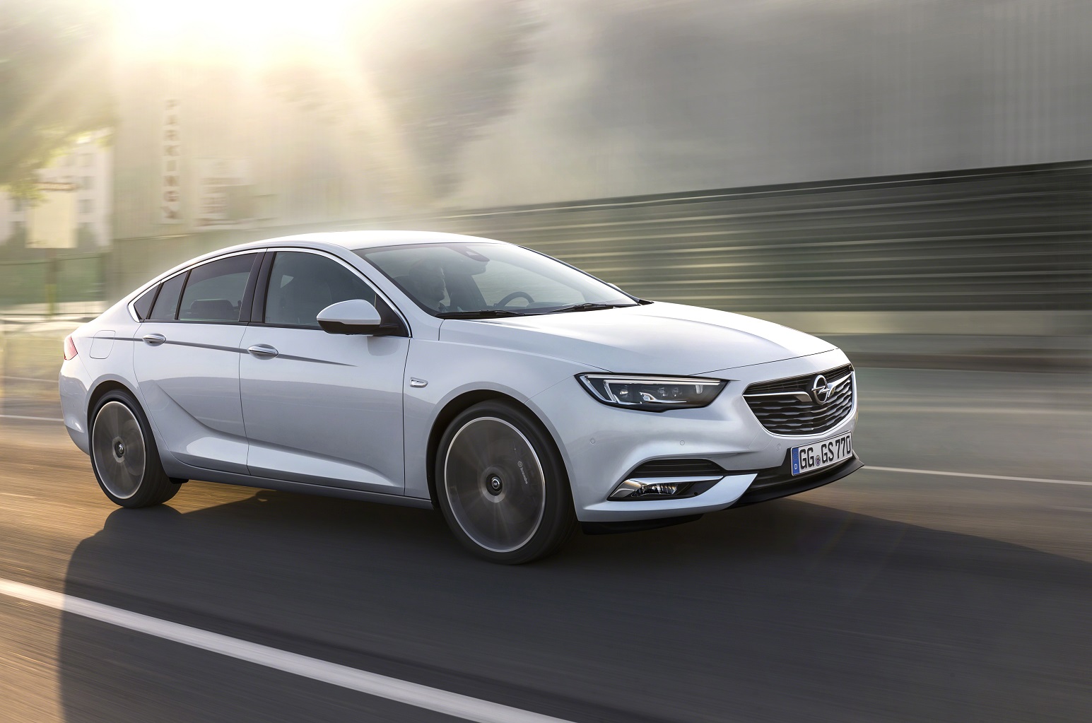 Opel Insignia Grand Sport 2017: una berlina coupé atlética y elegante