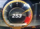 El Mercedes E63 S alcanza los 250 km/h y casi sin darse cuenta en video