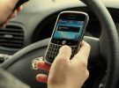 Reino Unido se une a EEUU en la restricción del teléfono móvil al volante