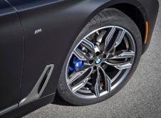 BMW M760Li xDrive, deportividad, lujo y confort reunidos en un solo coche