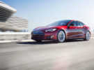 Un Tesla Model S humilla al Porsche Cayman en un pique de aceleración