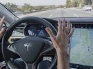 ¿Que un Tesla se conduce sólo? ¡Pues grabemos una peli porno!