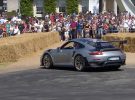 El bochornoso “donut” fallido del Porsche 911 GT2 RS en Goodwood