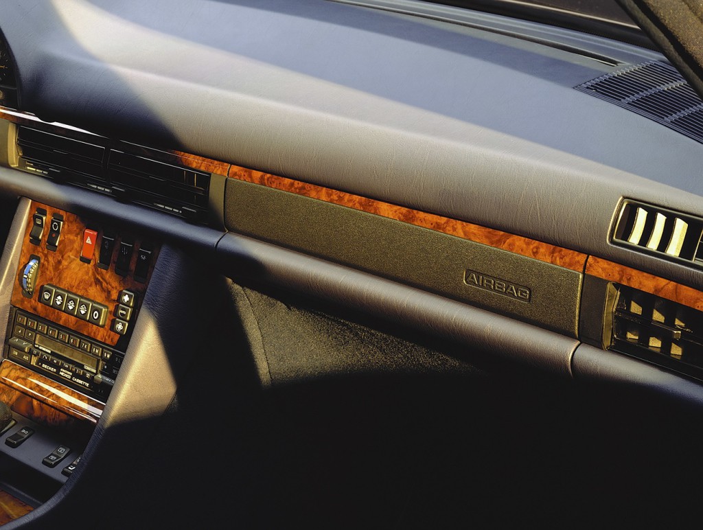Airbag pasajero: 30 años Mercedes