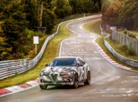 Alfa Romeo Stelvio Quadrifoglio, el SUV más rápido del mundo sobre el asfalto de Nürburgring