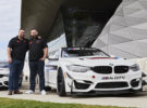 Los equipos compradores del BMW M4 GT4 recogieron sus coches en la central de la marca