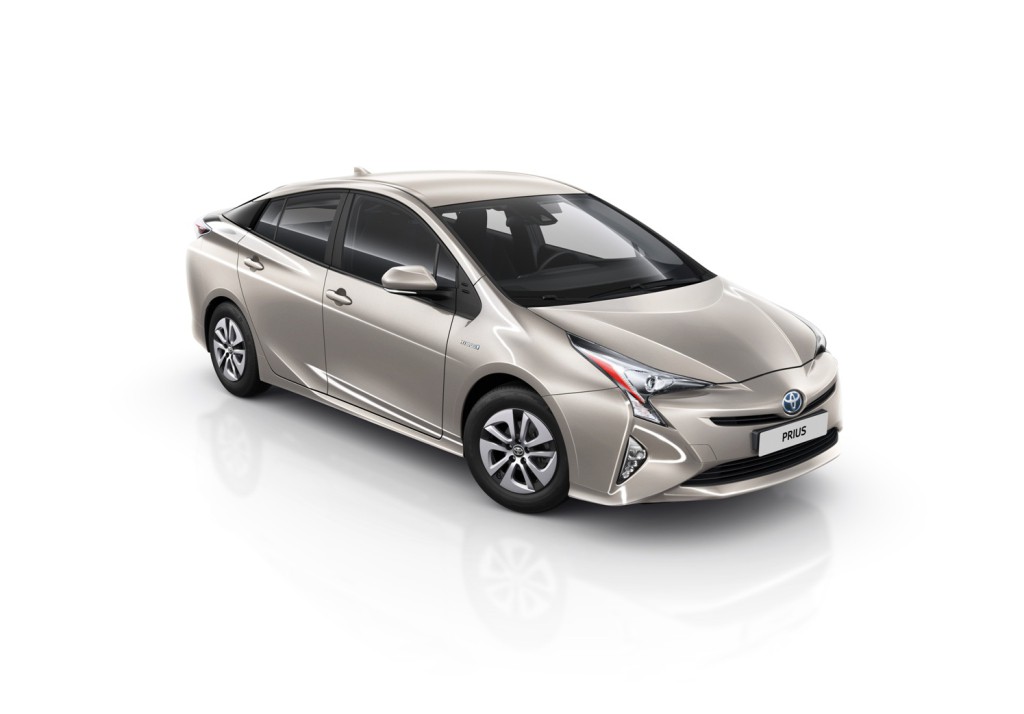 El Toyota Prius se vuelve más tecnológico desde 29.990 euros en España
