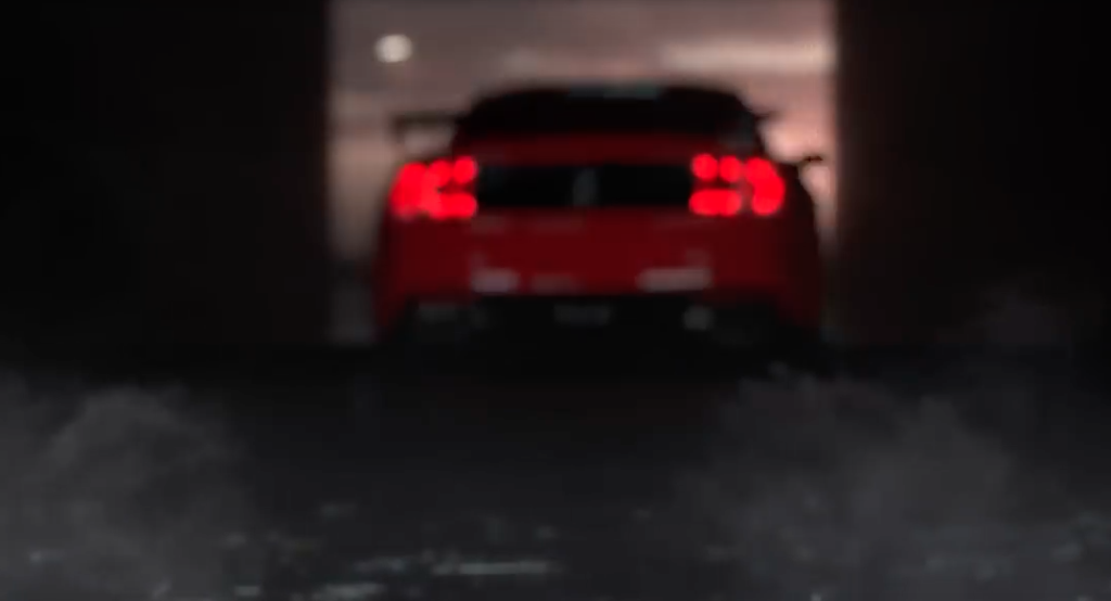 Ford-Mustang-Shelby-GT-500-teaser-03