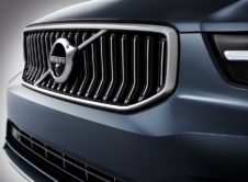 El Volvo XC40 recibe un nuevo motor de 3 cilindros y el nuevo nivel de acabado Inscription