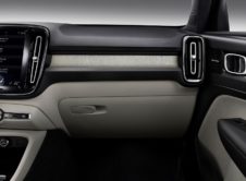El Volvo XC40 recibe un nuevo motor de 3 cilindros y el nuevo nivel de acabado Inscription