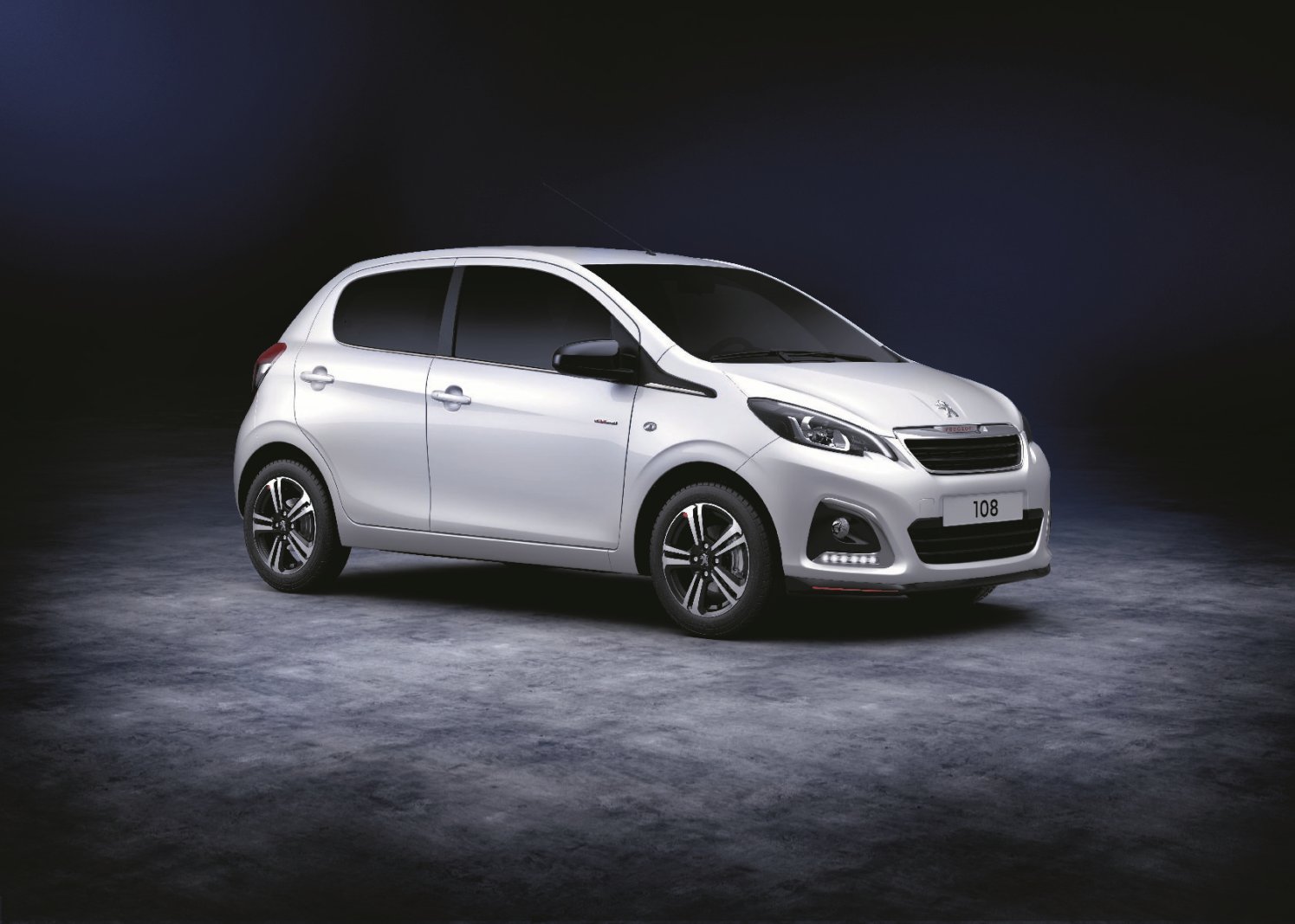 Peugeot 108 efficaciorem machinam et emendationes accipit