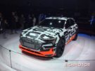 El prototipo Audi e-tron se muestra por fin en el Salón de Ginebra