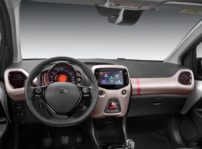 El Citroën C1 recibe pequeños retoques y las dos ediciones especiales ELLE y Urban Ride