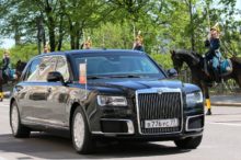 Putin estrena su nuevo coche oficial y no tiene nada que envidiar a La Bestia de Estados Unidos