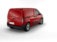 La nueva Opel Combo Cargo, además de las nuevas Berlingo Van y Partner, quieren ser tu compañeras de trabajo con hasta 1.000 kgs de carga útil