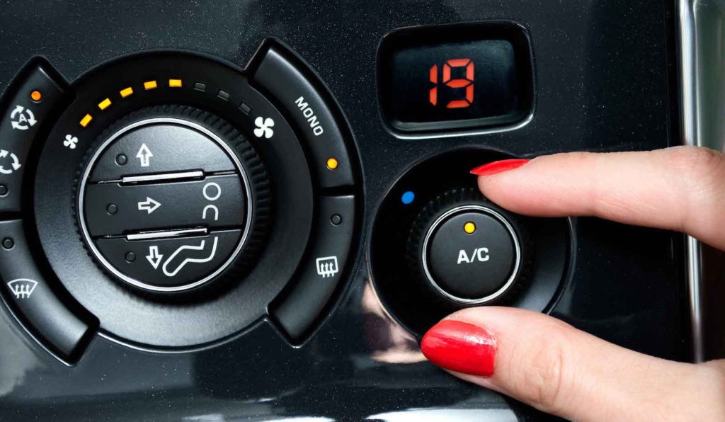 Cambios de En realidad Accidentalmente Cuánto cuesta recargar el aire acondicionado del coche?