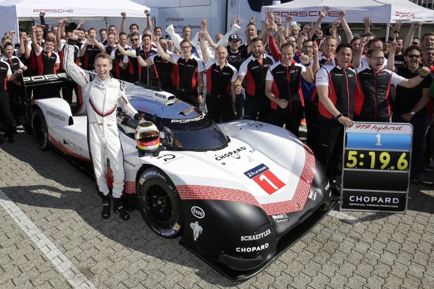 Porsche 919 Hybrid Evo breaks the Nurburgring record by almost 1 minute