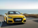 El Audi TT se actualiza con pequeños cambios en el exterior, un mejor equipamiento de serie y motores más potentes