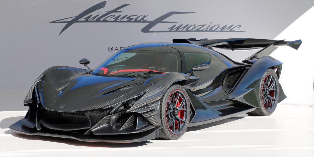 Apollo Intensa Emozione jest szczegółowo pokazany na filmie