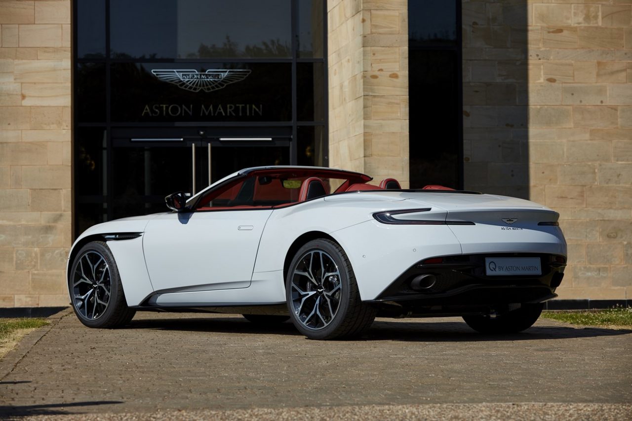 Q, de Aston Martin, lanza dos adaptaciones muy especiales del DB11