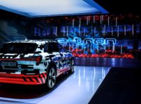 El Audi e-tron prototype desvela su tecnológico interior en la Royal Danish Playhouse