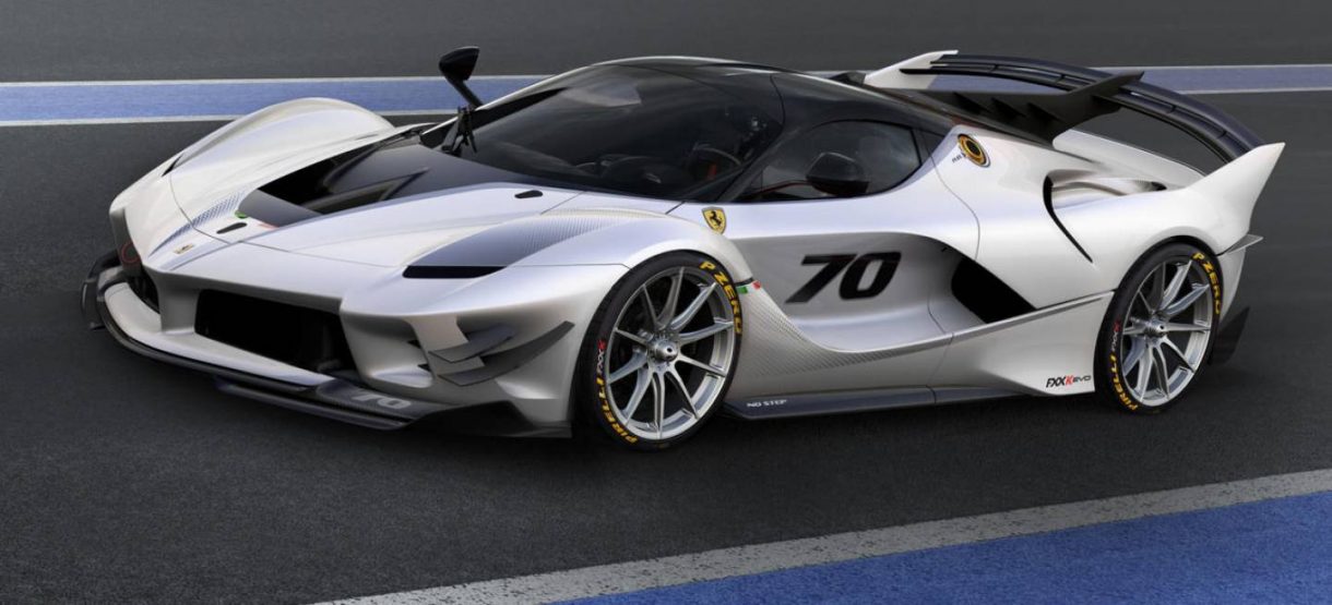 La Ferrari FXX K Evo ruggisce per le strade di Milano