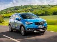 El Opel Crossland X recibe caja de cambios automático para su motor diésel y nueva tapicería